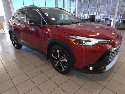 Used 2023 Toyota Corolla Cross AWD Hybrid w/ Convenience Package image 3