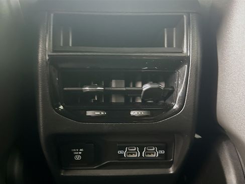 Used 2023 Jeep Grand Cherokee Altitude AWD/4WD image 26