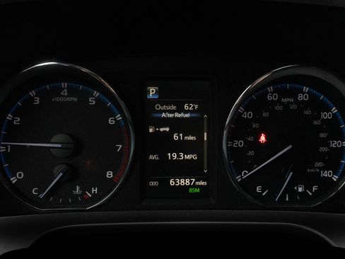 Used 2018 Toyota RAV4 Limited image 21