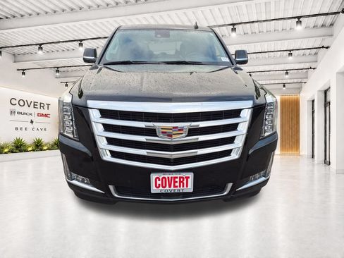 Used 2020 Cadillac Escalade Premium Luxury RWD image 3