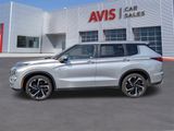 Used 2023 Mitsubishi Outlander SE image 2
