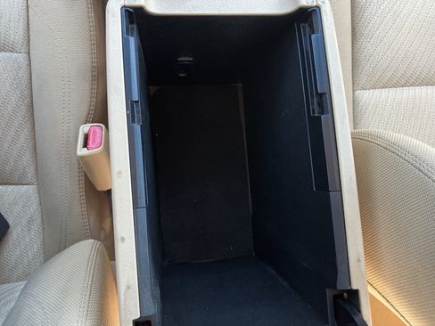 Used 2015 Toyota Camry LE FWD image 21