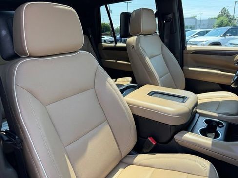 Used 2023 Chevrolet Tahoe Premier w/ Advanced Technology Package AWD/4WD image 15