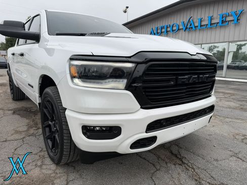 Used 2024 RAM 1500 Laramie AWD/4WD image 10