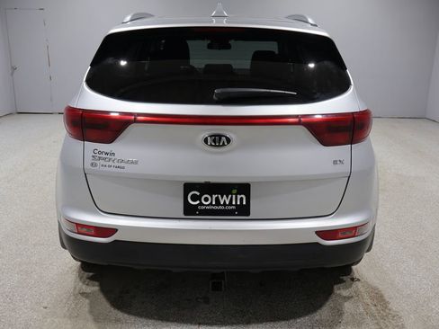 Used 2018 Kia Sportage EX image 3