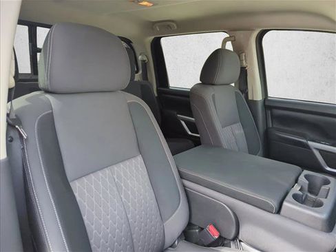 Used 2024 Nissan Titan SV image 22