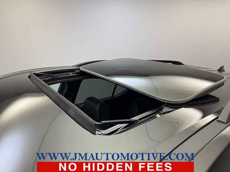 Used 2024 Chevrolet Traverse RS AWD/4WD image 11