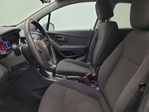 Used 2020 Chevrolet Trax LS w/ Tint and Cruise Package AWD/4WD image 17