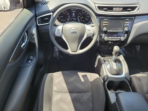 Used 2015 Nissan Rogue SV FWD image 14