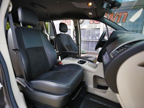 Used 2019 Dodge Grand Caravan SXT FWD image 20