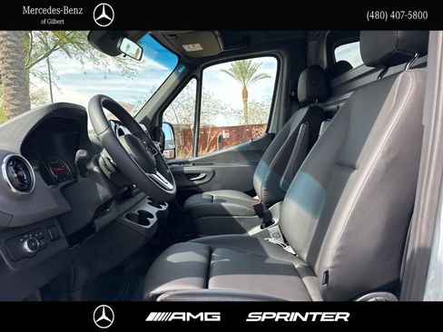 Used 2024 Mercedes-Benz Sprinter 2500 image 17