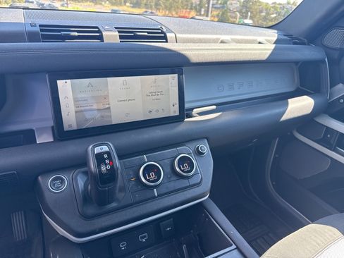 Used 2021 Land Rover Defender 110 S image 25