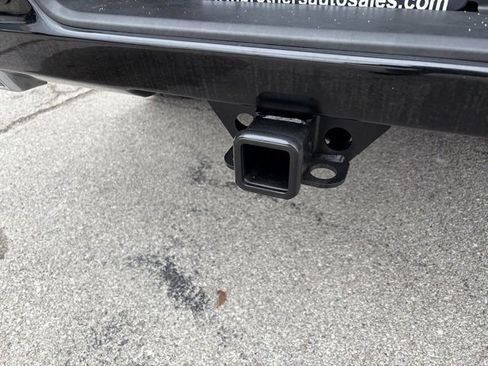 Used 2024 GMC Sierra 1500 AT4 w/ Technology Package image 8