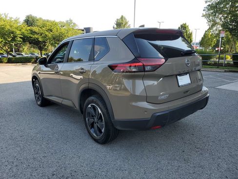 Certified 2025 Nissan Rogue SV AWD/4WD image 3