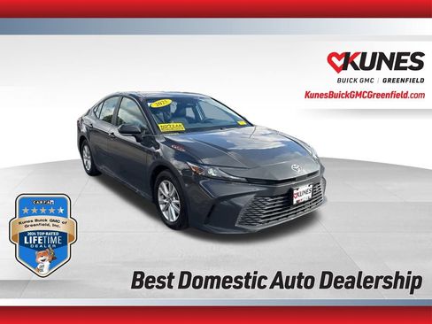 Used 2025 Toyota Camry LE image 1