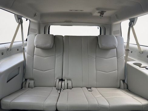 Used 2020 Cadillac Escalade ESV Premium Luxury AWD/4WD image 16