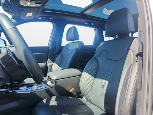 Certified 2026 Kia Sorento SX Prestige AWD/4WD image 12