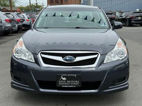 Used 2011 Subaru Legacy 2.5i Limited AWD/4WD image 2