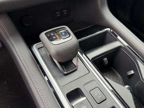 New 2026 Nissan Pathfinder SV image 16