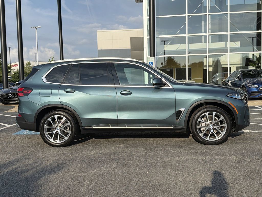 Used 2026 BMW X5 sDrive40i RWD image 2