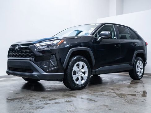 Used 2024 Toyota RAV4 LE image 3