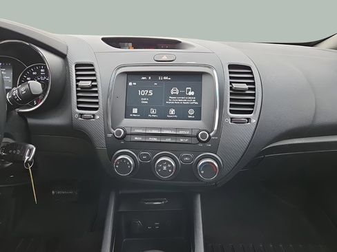 Used 2018 Kia Forte S image 11