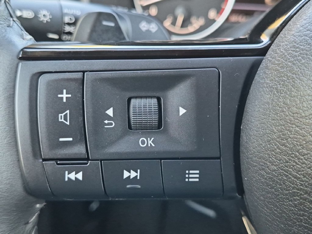 Used 2023 Nissan Rogue SV w/ SV Premium B Package AWD/4WD image 14
