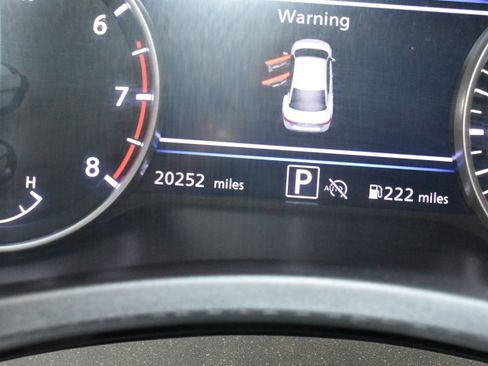 Used 2025 Nissan Sentra SV FWD image 32
