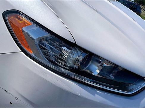 Used 2016 Ford Fusion Titanium FWD image 23