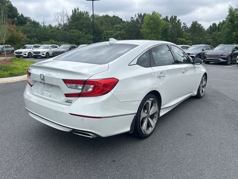 Used 2018 Honda Accord Touring image 5