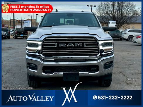Used 2024 RAM 2500 Laramie AWD/4WD image 2