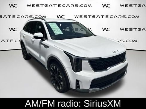 Used 2024 Kia Sorento EX FWD image 4