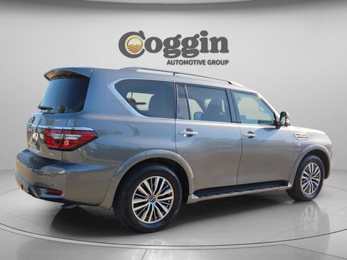 Used 2021 Nissan Armada SL w/ Captain's Chairs Package AWD/4WD image 5