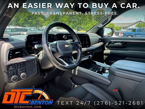 Used 2025 Chevrolet Suburban LT AWD/4WD image 10