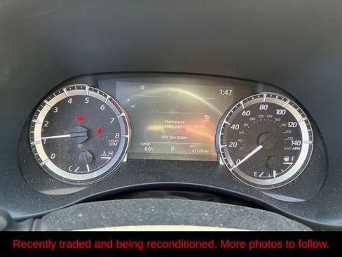Used 2023 Toyota Highlander XLE AWD/4WD image 2