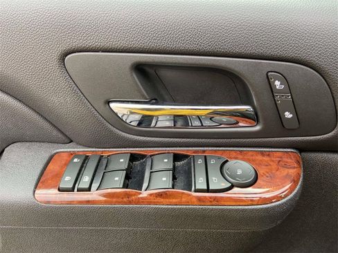 Used 2012 Chevrolet Avalanche LT w/ All-Star Edition image 11