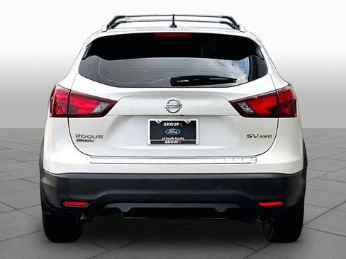 Used 2018 Nissan Rogue Sport SV w/ SV Technology Package AWD/4WD image 5