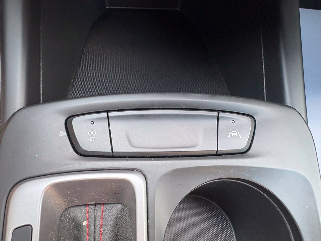 Used 2024 Chevrolet Trax RS w/ Driver Confidence Package FWD image 4