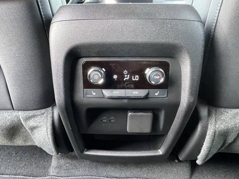 New 2026 Chevrolet Traverse High Country w/ LPO, Floor Liner Package image 32