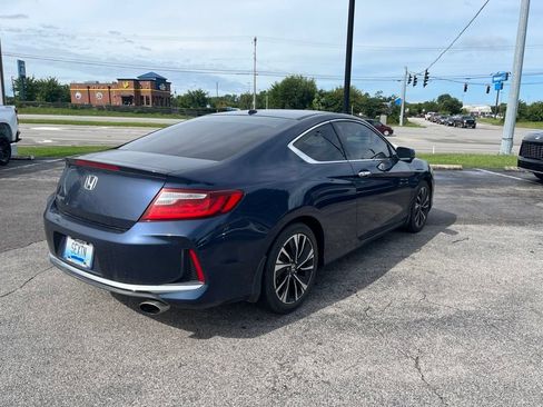 Used 2017 Honda Accord EX image 3