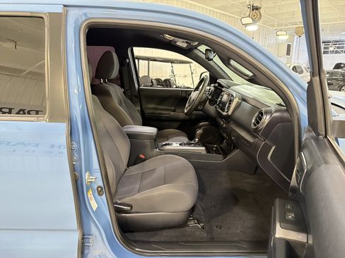 Used 2019 Toyota Tacoma TRD Off-Road image 13