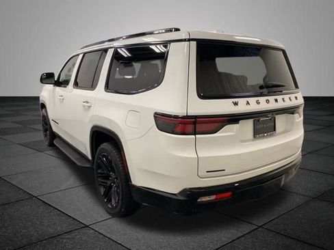Used 2022 Jeep Wagoneer Series I AWD/4WD image 4