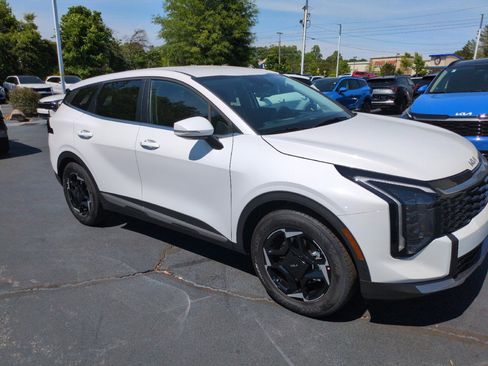 New 2026 Kia Sportage EX FWD image 1
