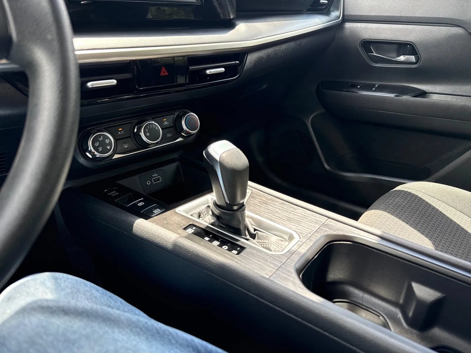 Used 2025 Nissan Kicks S FWD image 23
