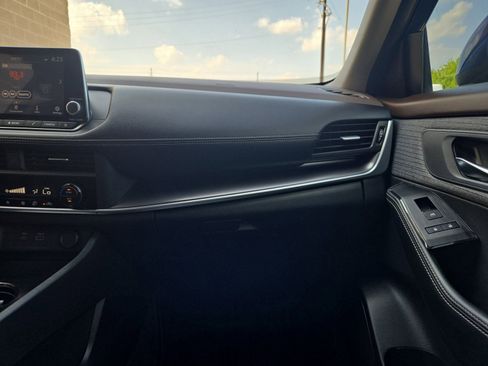 Used 2023 Nissan Rogue SV FWD image 20