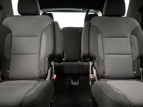 Used 2022 Chevrolet Traverse LT image 17