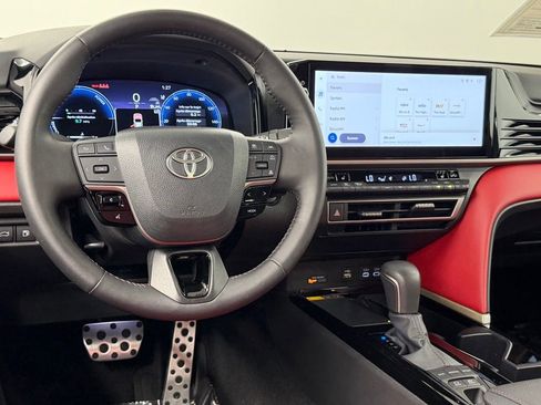Used 2025 Toyota Camry XSE AWD/4WD image 37