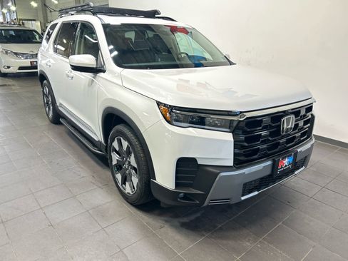 New 2026 Honda Pilot Elite image 2