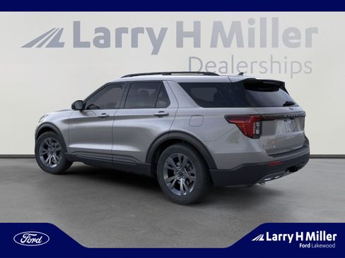 New 2026 Ford Explorer Active image 4