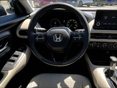 Used 2025 Honda HR-V LX image 8